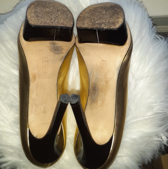 Gina - Picture 6 of 6